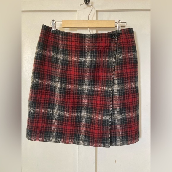 Herman Geist wool blend plaid wrap skirt whipstitch detail button close size 12 - Picture 1 of 11